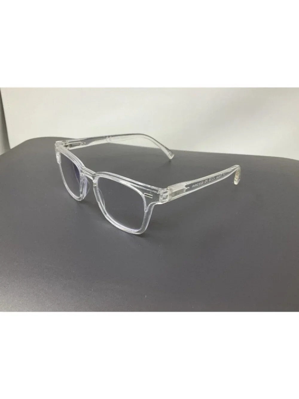 Peepers frame very